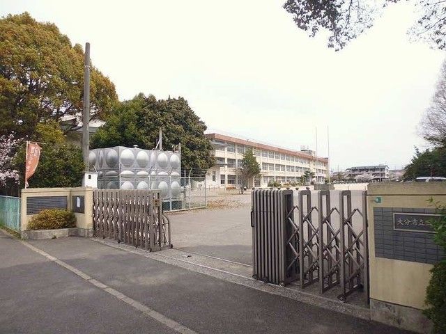 近くの三佐小学校まで880m（徒歩11分）
