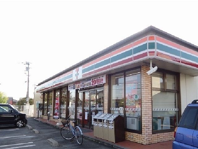近くのコンビニまで350m（徒歩5分）