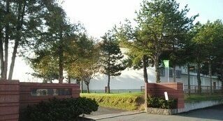 近くの旭川市立共栄小学校まで450m(徒歩6分)