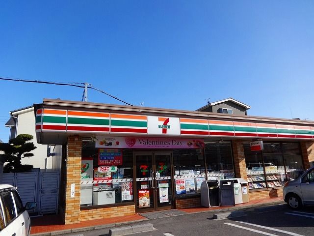 近くのコンビニまで500m（徒歩7分）