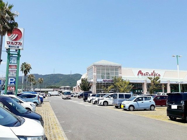 近くのスーパーまで800m（徒歩10分）