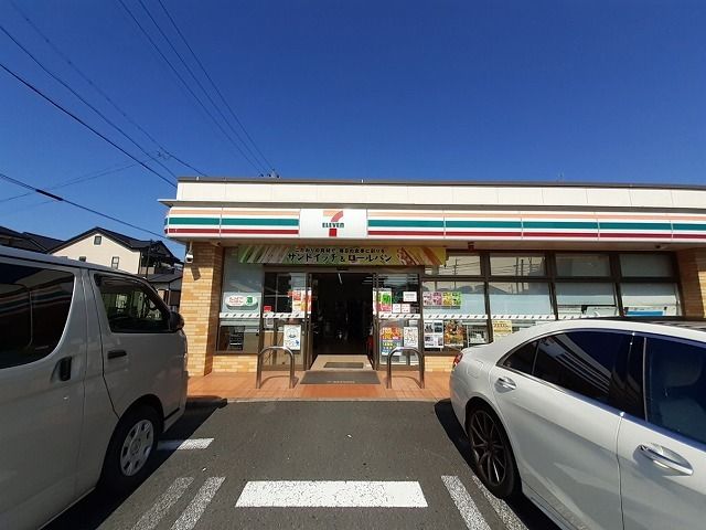 近くのセブンイレブンまで450m（徒歩6分）