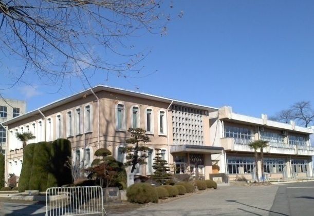 近くの油井小学校まで1,800m(徒歩23分)