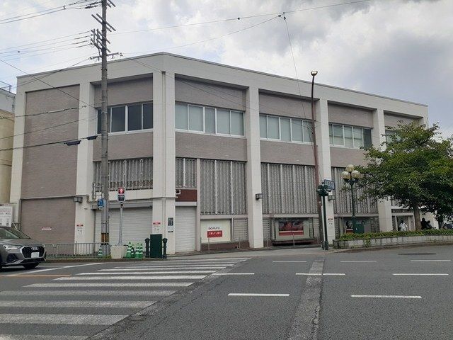 近くの三菱東京UFJ銀行　西陣支店まで400m（徒歩5分）