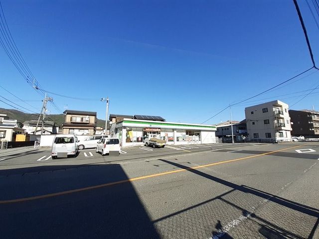 近くのファミリーマート 高知一宮店まで600m（徒歩8分）