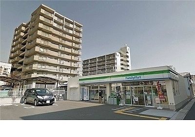 近くのファミリーマート下沢通店様まで160m（徒歩2分）
