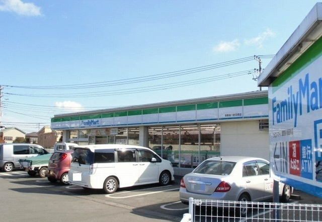 近くのファミリーマート御殿場川島田南まで400m(徒歩5分)