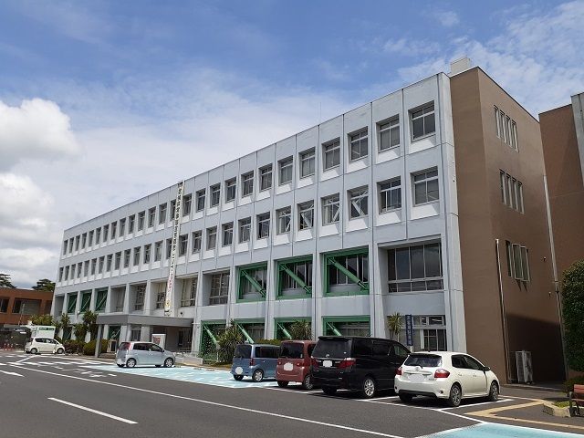 近くの取手市役所まで2,100m（徒歩27分）