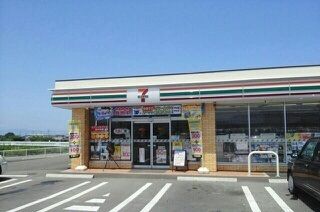 近くのコンビニまで1,800m（徒歩23分）