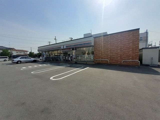 近くのセブンイレブン原町三島町店まで500m(徒歩7分)