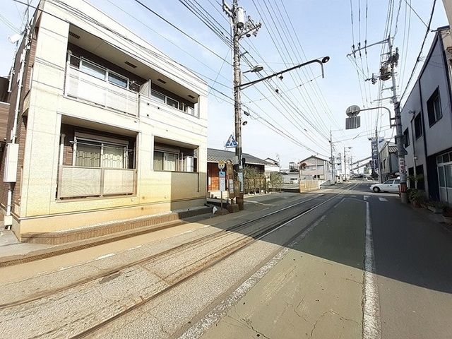 近くの鴨部駅まで1,500m（徒歩19分）