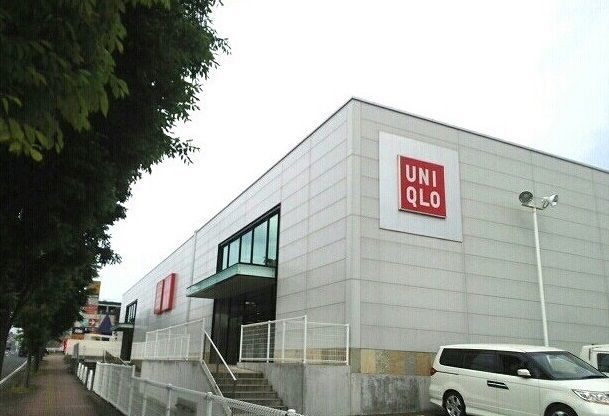 近くのユニクロ木更津店まで350m（徒歩5分）