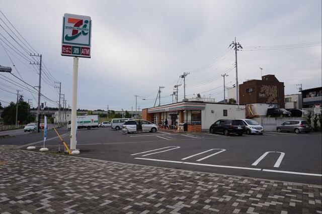 近くのセブンイレブンまで240m(徒歩3分)