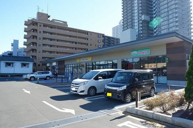 近くのマツモトキヨシ 所沢有楽町店まで300m（徒歩4分）