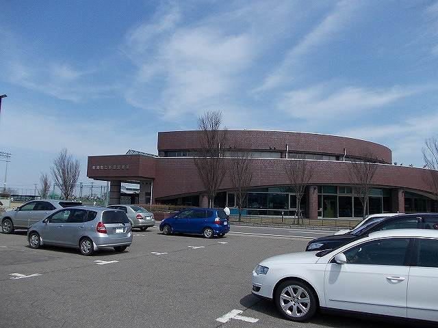 近くの岩室図書館まで1,500m（徒歩19分）