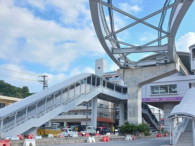 近くの沖縄都市モノレール前田駅まで360m（徒歩5分）