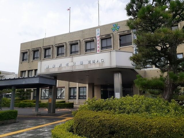 近くの役所まで1,300m（徒歩17分）