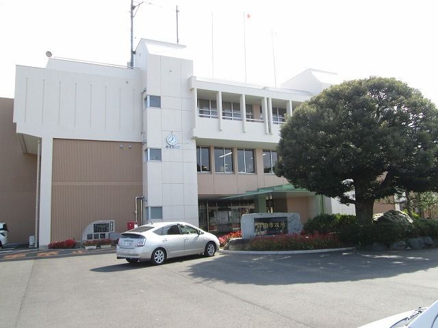 近くの鉾田市役所まで350m（徒歩5分）