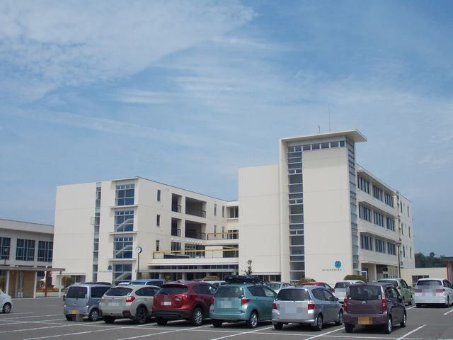 近くの湯沢北中学校・湯沢東小学校まで2,600m(徒歩33分)