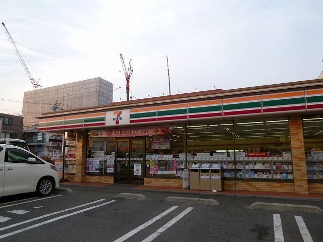 近くのセブンイレブンまで550m（徒歩7分）