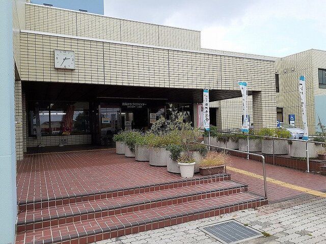 近くの施設まで1,240m（徒歩16分）
