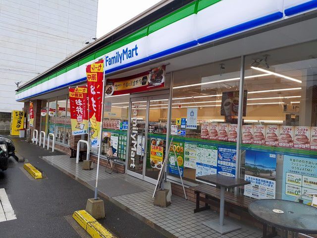近くのファミリーマート 因島土生店まで350m（徒歩5分）