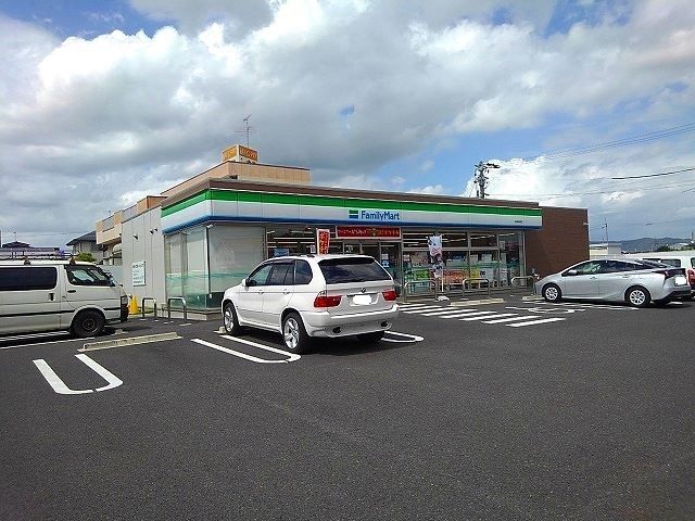 近くのファミリーマート 扶桑高雄店まで450m(徒歩6分)