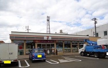 近くのセブンイレブン加茂大郷町店まで270m（徒歩4分）