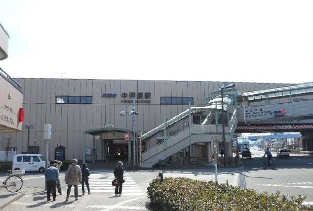 近くの中河原駅まで1,700m（徒歩22分）