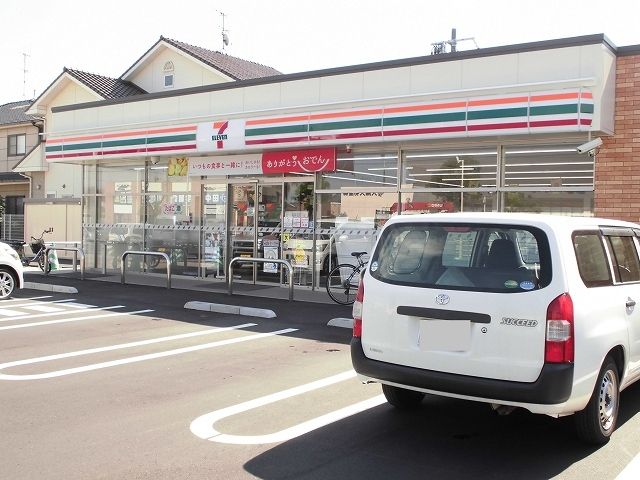 近くのコンビニまで450m（徒歩6分）