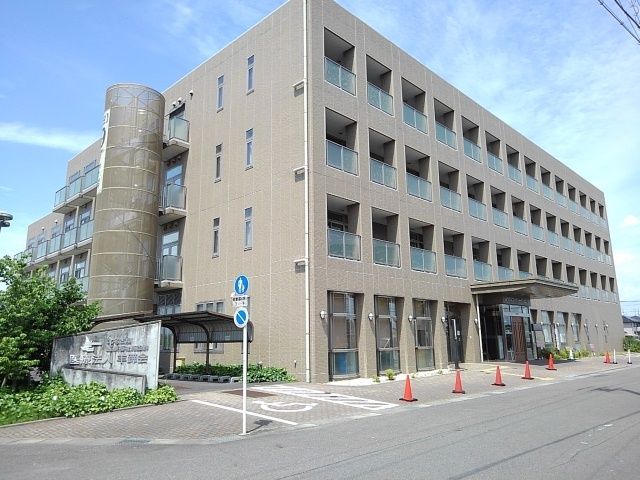 近くのようていファミリークリニックまで1,300m（徒歩17分）