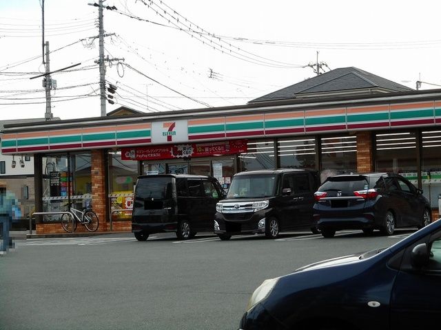 近くのセブンイレブン山ノ神店まで500m（徒歩7分）