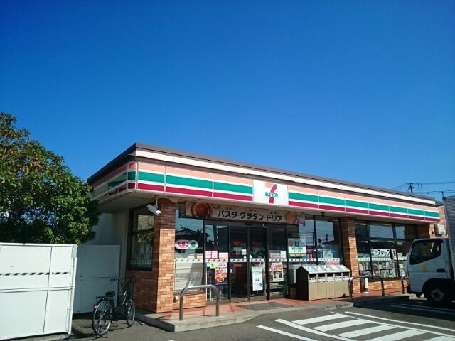 近くのセブンイレブン 坂井東店まで90m(徒歩2分)