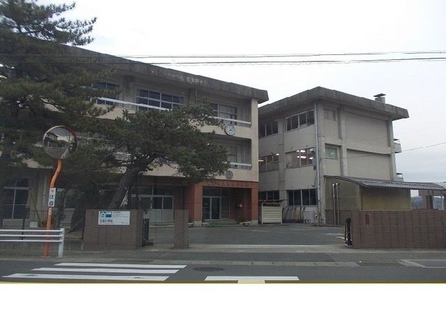 近くの福島市立大森小学校まで650m（徒歩9分）