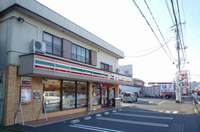 近くのセブンイレブン大仁田京店まで550m（徒歩7分）