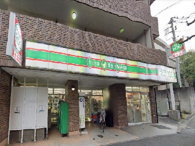 近くのコンビニまで550m（徒歩7分）