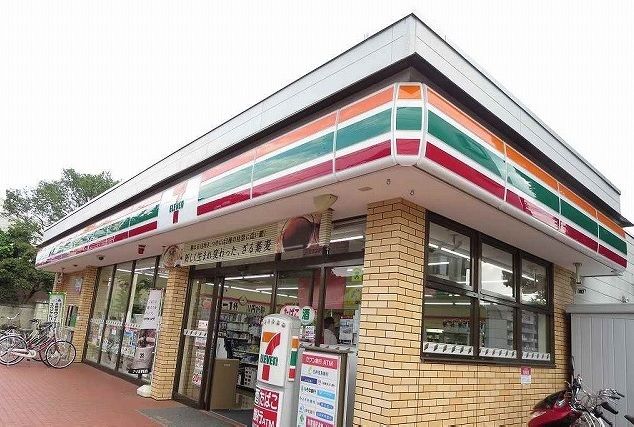 近くのセブンイレブンまで490m（徒歩7分）