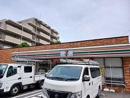 近くのセブンイレブンまで90m(徒歩2分)