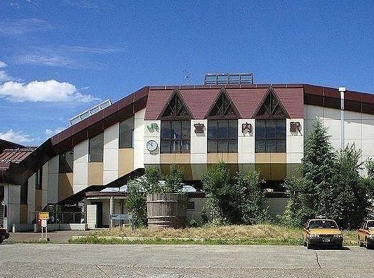 近くの宮内駅まで620m（徒歩8分）