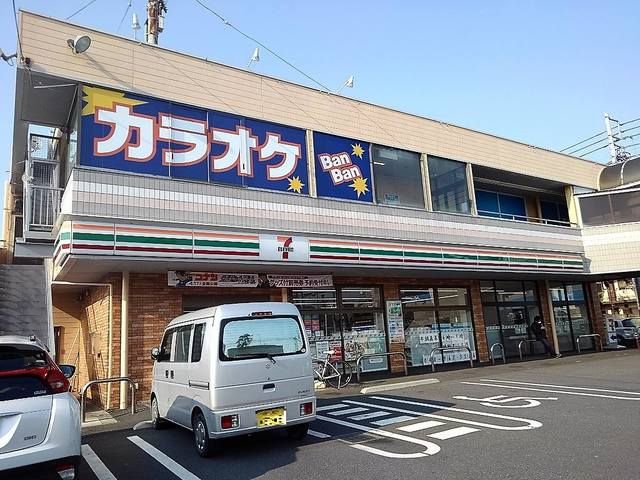 近くのセブンイレブン東越谷３丁目店まで230m（徒歩3分）