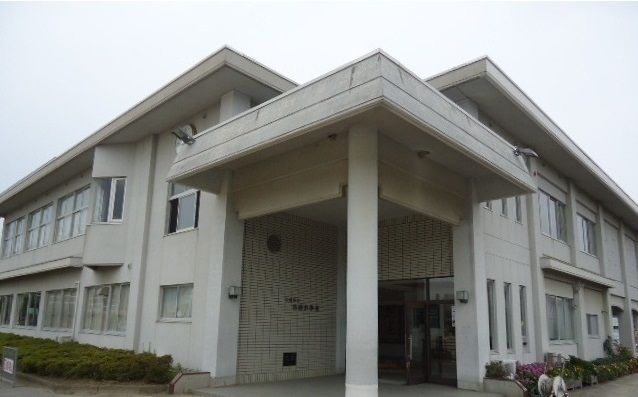 近くの吉田小学校まで480m（徒歩6分）