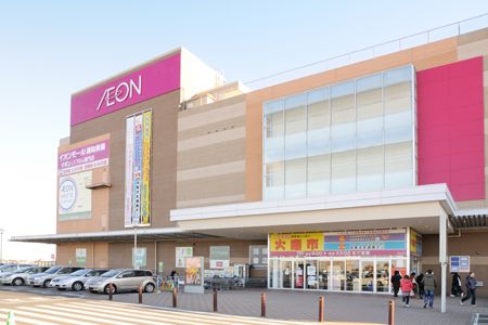 近くのイオン浦和美園まで2,100m（徒歩27分）