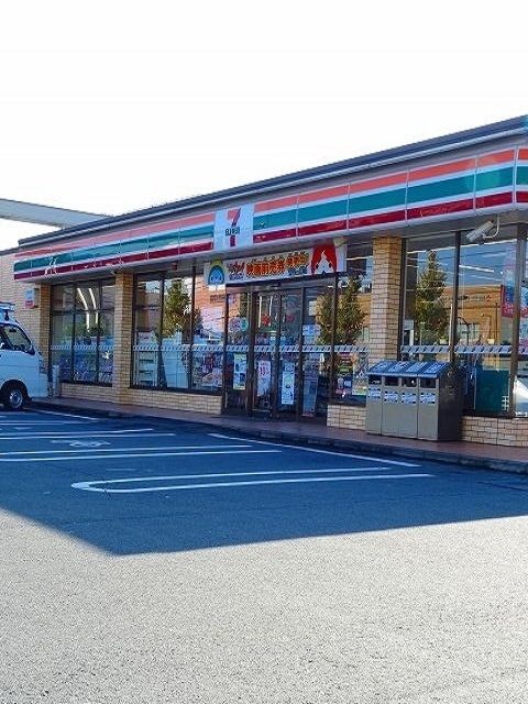 近くのセブンイレブン神明台２丁目店まで300m（徒歩4分）