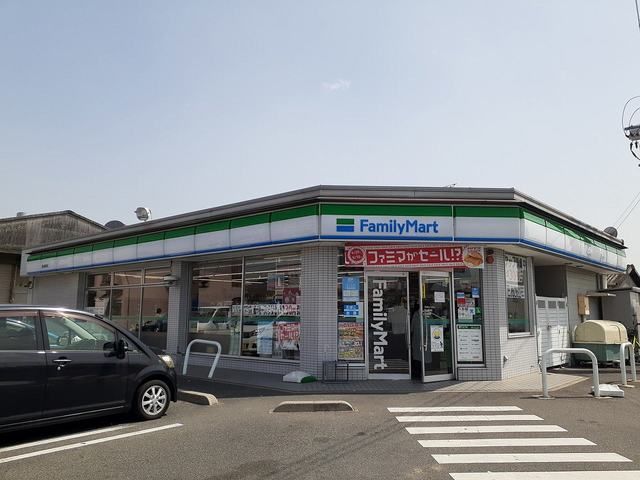 近くのファミリーマート岡山藤田店まで1,100m(徒歩14分)