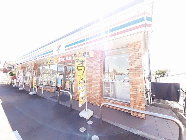 近くのセブンイレブン会津石堂町店まで726m（徒歩10分）