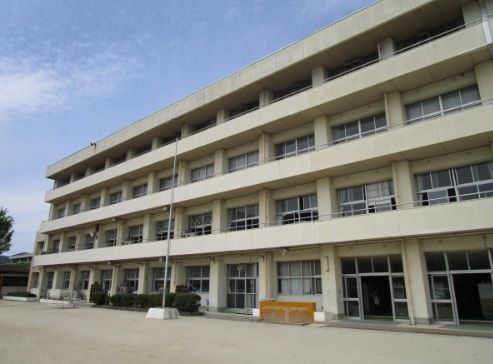 近くの昭和小学校まで110m(徒歩2分)