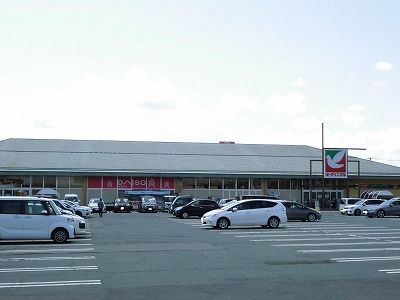 近くのヨークベニマルまで890m（徒歩12分）