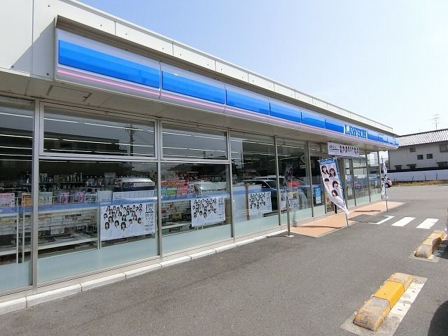 近くのコンビニまで900m（徒歩12分）