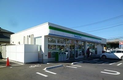 近くのファミリーマート沼津片浜店まで850m(徒歩11分)