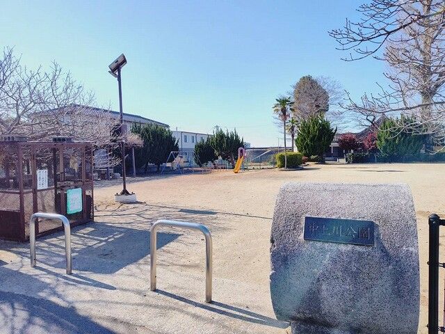 近くのゆめタウン中津まで1,800m(徒歩23分)